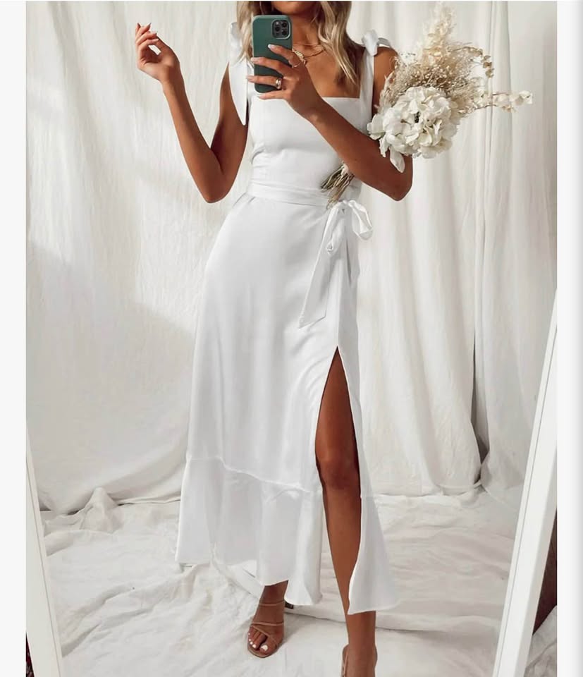 White Elegant Party Maxi Dress - Size Medium