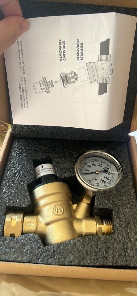 Water Pressure Regulator Valve, Lead-free Adjustable Water Pressure Reducer with
