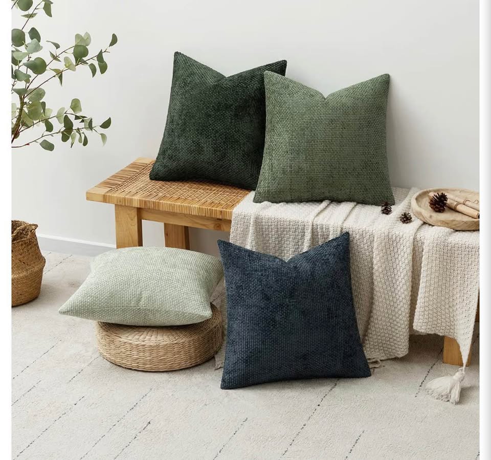 Pack of 4 Couch Throw Pillow Covers 18x18 Inch Green Forest
Soft Decorative Chen
