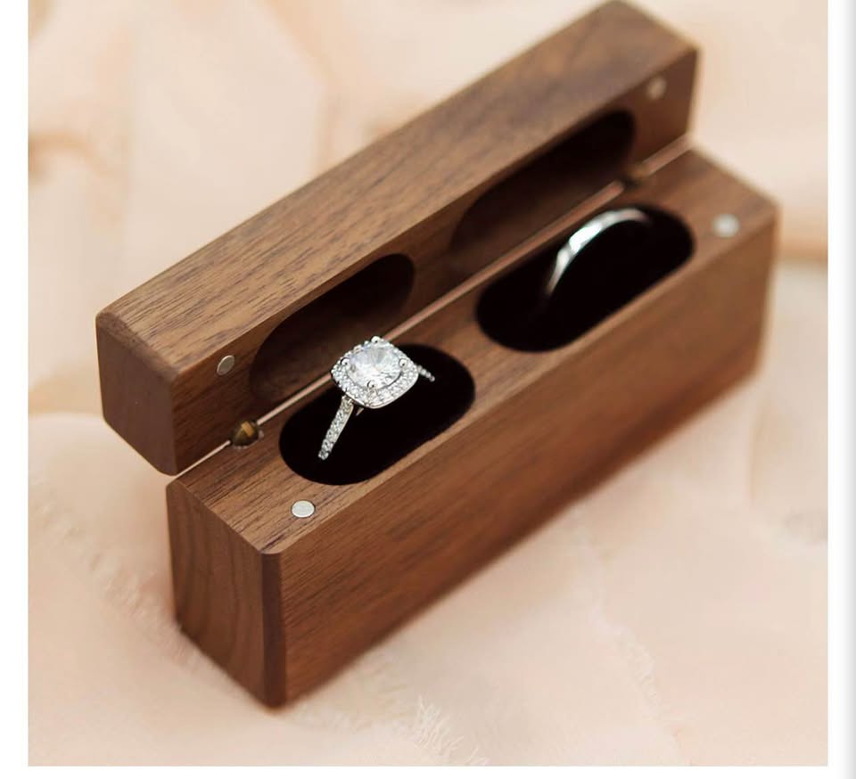 Muujee Walnut Double Ring Box