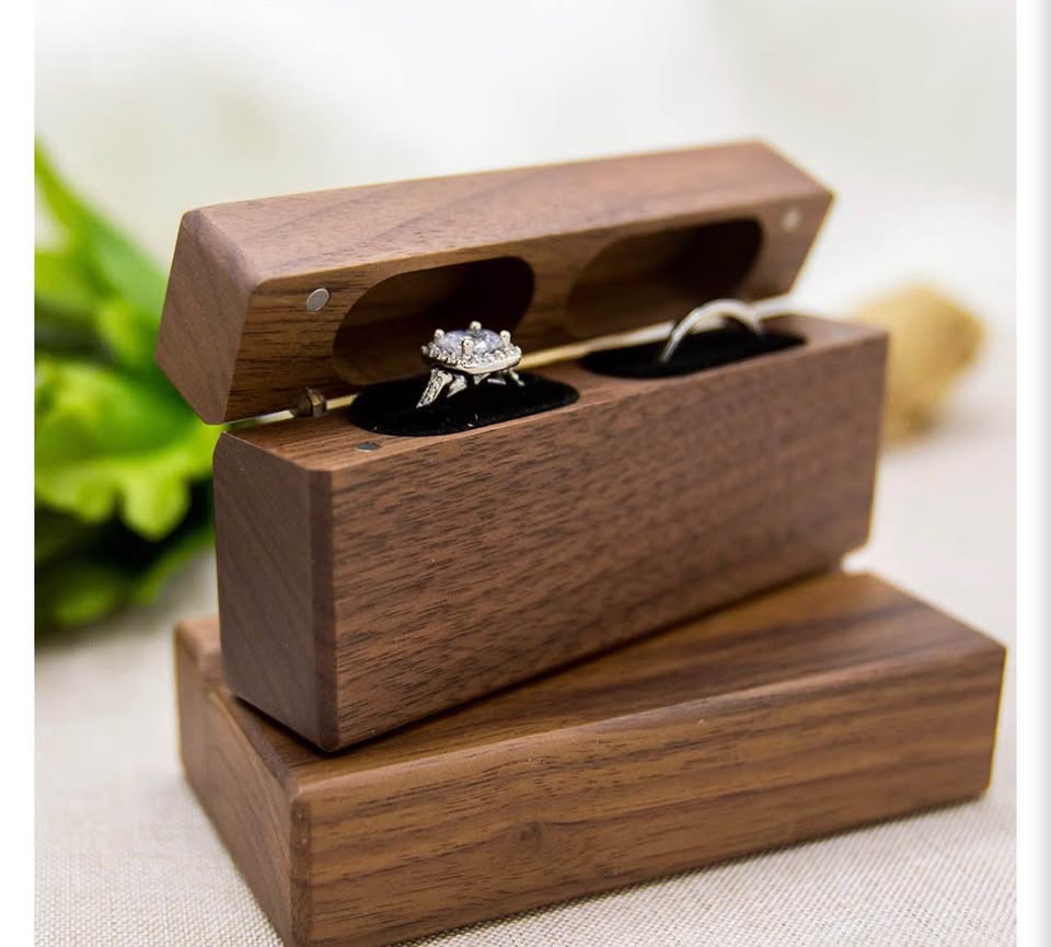 Muujee Walnut Double Ring Box