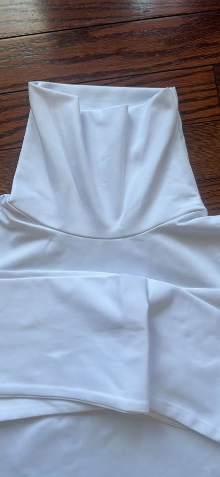 White Long Sleeve Mock Neck Bodysuit Medium