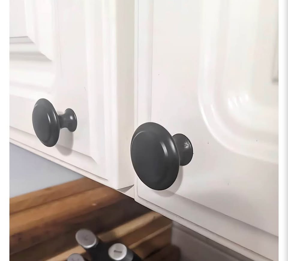 12-Pack Matte Black Cabinet Knobs