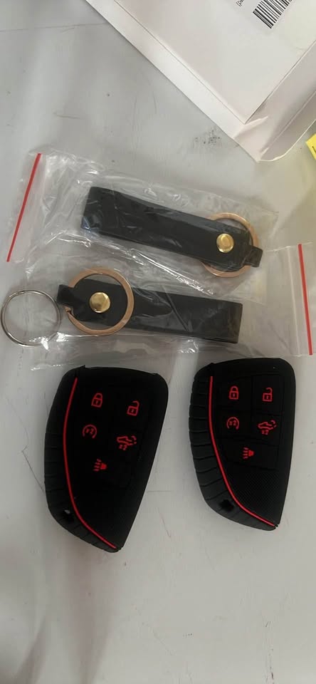REPROTECTING Silicone Rubber Key Fob Cover Compatible with 2026-2022 Chevy Chevr